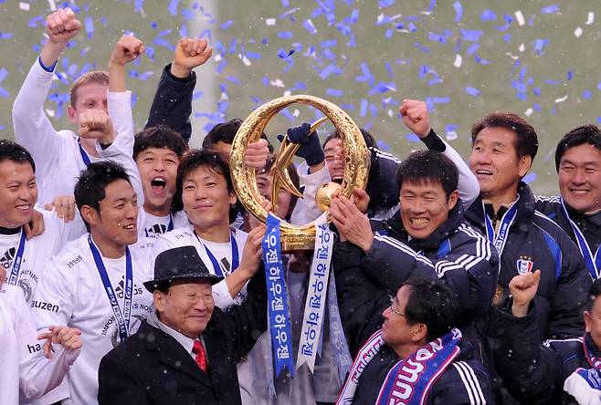 2008년 수원 삼성 블루윙즈의 마지막 정규시즌 우승. 스포츠조선DB
