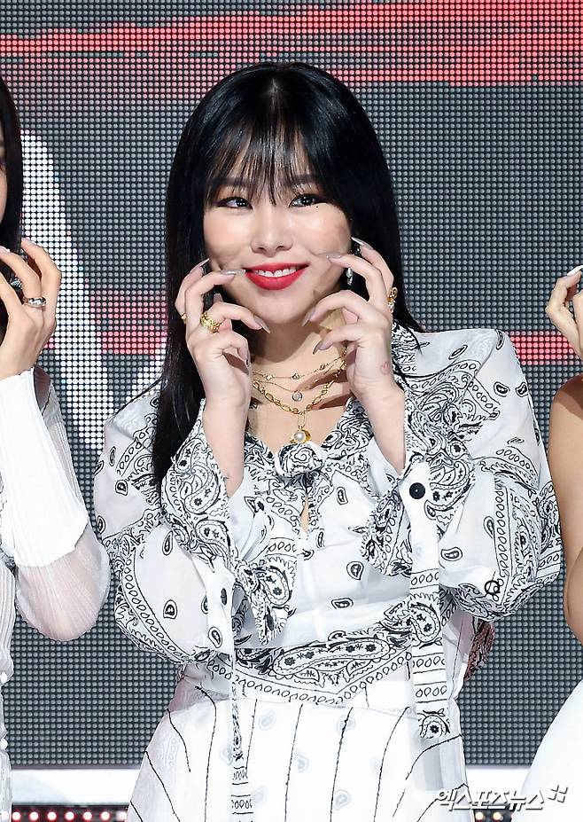 MAMAMOO Wheein Whats the RED lip like?Group MAMAMOO Wheein, who attended the 2020 The Fact Music Awards (THE FACT MUSIC AWARDS), which was conducted on-tact on the afternoon of the 12th, has photo time.Photo: The Fact Music Awards offered