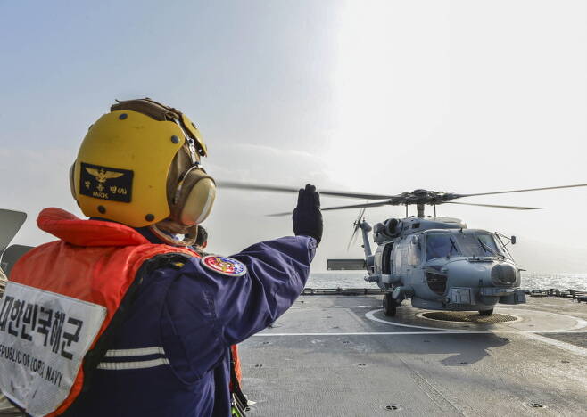 지난 12월 15일 방위사업추진위원회에서 해상작전헬기 2차 사업의 기종으로 미 록히드마틴사가 만든 MH-60R이 결정되었다. 사진=해군