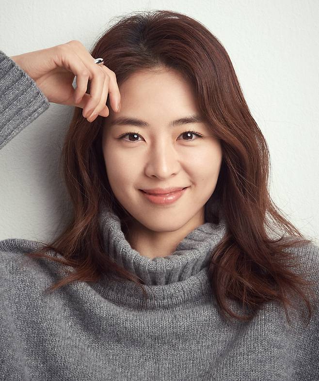 Marriage and more beautiful...Lee Yeon-hee, new profile also exceeds the clean + lovely limitLee Yeon-hees agency VAST Entertainment released a profile photo of Lee Yeon-hee on the 16th.The aspect of attractive rich that crosses Lovely and innocence is revealed as it is.Lee Yeon-hee in the public photo is making a unique lovely smile in Graytons Polo neck.In the meantime, in the picture wearing a white shirt, the subtle eyes that seem to be sucked in with the pure charm catch the eye.Meanwhile, Lee Yeon-hee is about to release the movie Marriage Blue, which is scheduled to open on the 30th.Marriage Blue is a work that depicts the fear and excitement of four couples who want to be more happy in the new year after finishing the off-season of life.Lee Yeon-hee is going to meet with Hyun-seok as Jin-ah who is suffering from worries and growth pains about the future in the play.