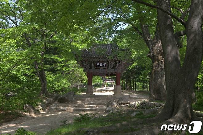 강원도 고산군에 있는 석왕사의 조계문. (미디어한국학 제공) 2020.12.19.© 뉴스1