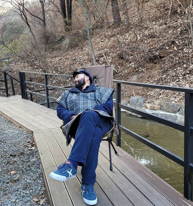 Noh Hong-chul, Nah alone Camping Two Stages and Keeping Up With Dani Alves is a ChairmanBroadcaster Noh Hong-chul fell into a camping trip alone.Noh Hong-chul said on December 22 instagram, Everywhere you go after step 2, Dani Alves is fun to recommend chairs!I laughed and cried, and I was crying. In the photo, Noh Hong-chul enjoys camping alone in the clear air. It seems to be very relaxed to have a camping chair out and fall asleep.The netizens who watched the photos showed interest such as It looks really good and I wonder where it is.