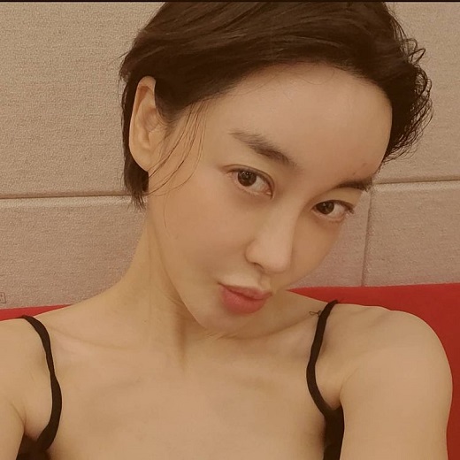 Actor Kim Hye-eun has emanated a new attraction.Kim Hye-eun told his Instagram on Friday morning: Think: Stop thinking and jump in when its time to act.# Person Practice and posted two photos.In the public photos, Kim Hye-eun pulled Sight with a short Cuts Hair style, which was all black sleeveless and left her hair behind.In particular, he shook his fanship by showing off his cool charm, which is different in dimension.Meanwhile, Kim Hye-eun appeared in the JTBC gilt drama Elegant Friends, a comprehensive channel that ended in September.