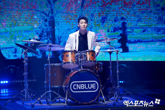 CNBLUE Kang Min-hyuk, who attended the 2020 KBS Acting Grand Prize held at KBS in Yeouido-dong, Seoul, on the afternoon of the 31st, is presenting a celebration stage.Photo: KBS Provision