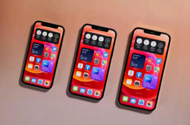 왼쪽부터 아이폰12 미니, 아이폰12, 아이폰12 프로 (사진=씨넷)