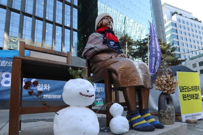 위안부 피해 할머니들이 일본 정부를 상대로 낸 손해배상청구 1심 재판에서 승소했다. 연합뉴스
