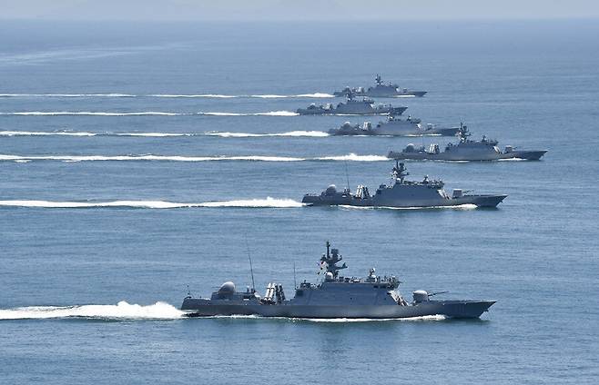 유도탄고속함 6척이 해상기동하는 모습. 해군본부 제공