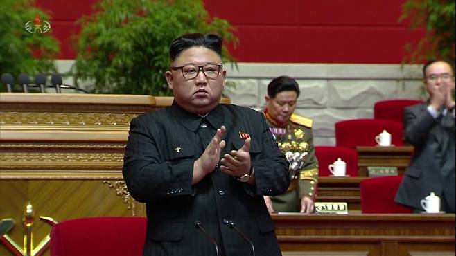 북한 조선중앙TV는 지난 7일 평양에서 김정은 국무위원장이 참석한 가운데 노동당 제8차 대회 3일차 회의가 열렸다고 8일 보도하고 있다. / 사진제공=뉴시스(조선중앙TV 캡쳐)