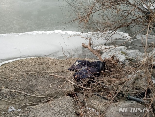 김포대교 인근에서 발견된 장준호씨가 실종 당시 입고 있던 의류.