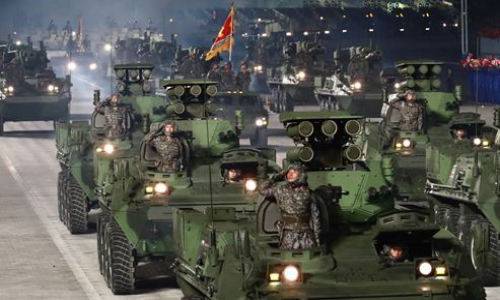 북한이 지난해 10월 10일 노동당 창건일 75주년을 맞아 평양 김일성 광장에서 열병식을 개최하고 있는 모습. 뉴스1