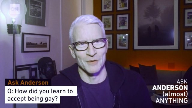 CNN 앵커 앤더슨 쿠퍼가 자신이 진행하는 시사 프로그램 풀서클에서 ‘언제 게이라는 걸 알게됐느냐’는 질문에 답하고 있다.