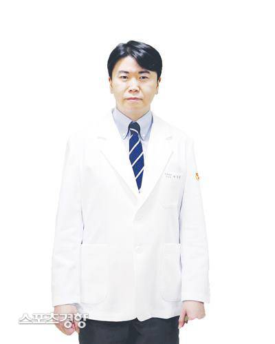 청담 튼튼병원 박창준 원장