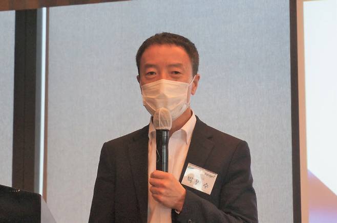 박민수 핑거 대표이사가 12일 서울 여의도에서 열린 IPO 간담회에서 사업 계획을 설명하고 있다.(사진제공 = 핑거)