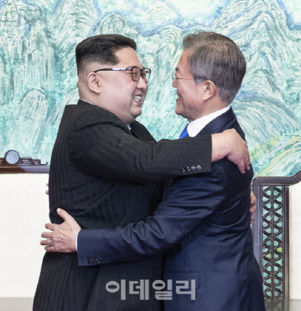 문재인 대통령과 김정은 북한 국무위원장(사진=이데일리 DB).