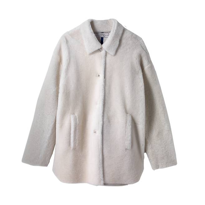 셔츠와 아우터웨어, 두 가지 스타일로 연출 가능한 재킷은 가격 미정, Inès & MaréchalxYK jeong.