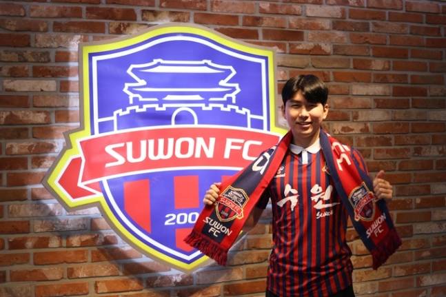 수원FC에 영입된 공격수 김승대. 사진=수원FC 제공