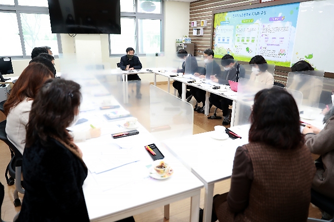 전주 화정초를 방문한 김승한 전북교육감. 전북교육청 제공