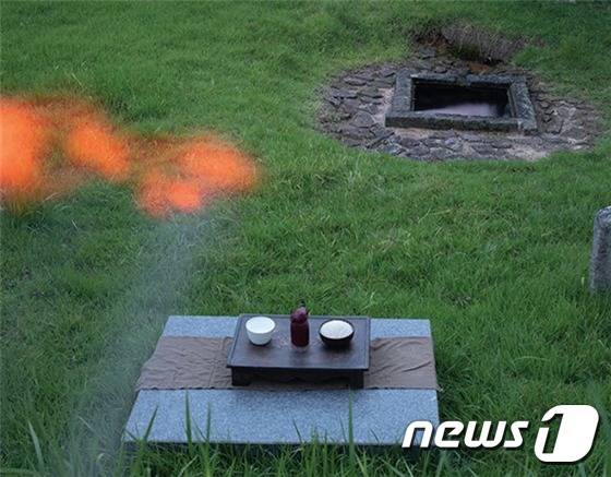 25년의 세월을 오롯이 담아낸 최국순 사진작가의 첫 번째 개인전 ‘우물 이야기, 사진으로 그리다’에 출품된 작품. © 뉴스1