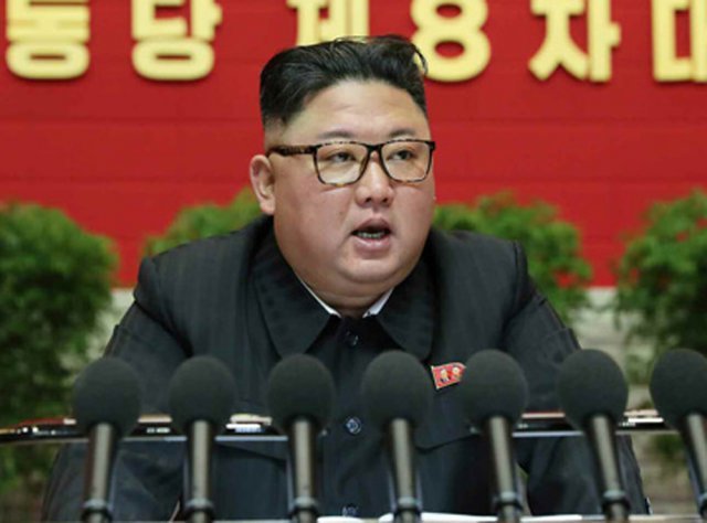 김정은 북한 국무위원장이 5일부터 7일까지 이어진 8차 노동당 대회 사업총화 보고에서 발언하고 있다. 뉴시스