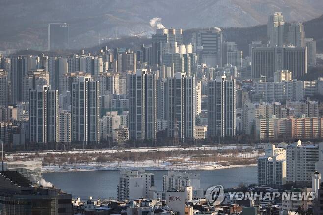 서울 남산에서 바라본 시내 아파트의 모습 [연합뉴스 자료사진]