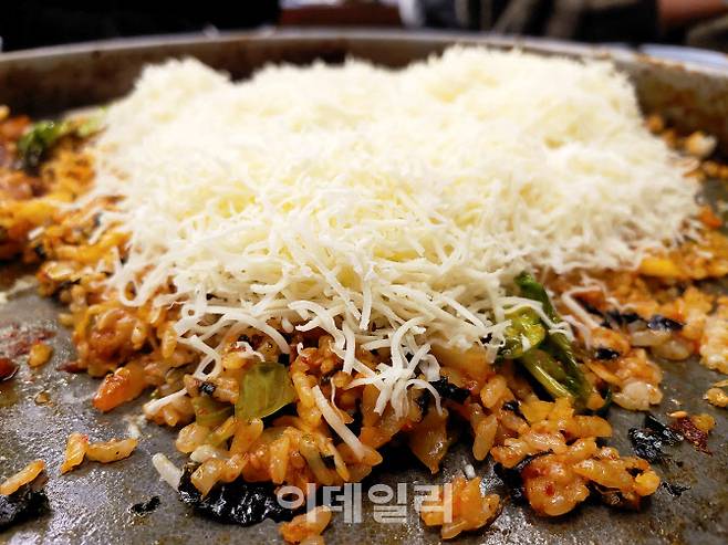 통나무집닭갈비 눈꽃치즈 볶음밥