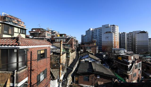 서울의 노후한 주택가. 한국일보 자료사진