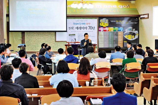 조병호 서울 하이기쁨교회 목사가 2016년 5월 경기도 가평 통독원에서 ‘예레미야 70년’을 주제로 강의하고 있다.