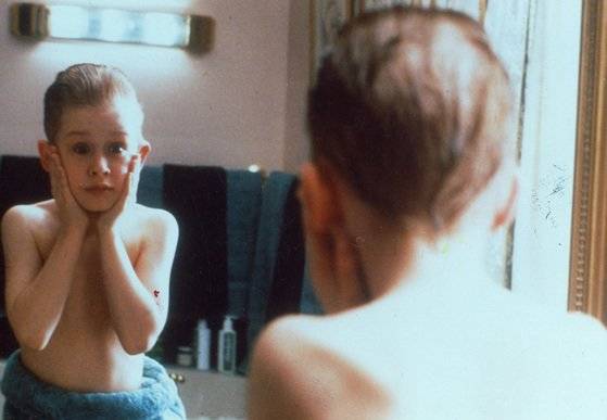 1990년 개봉 영화 '나홀로 집에1'의 한 장면.