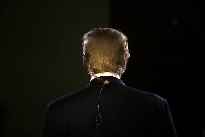 도널드 트럼프 미국 대통령의 뒷모습  / AFP연합뉴스