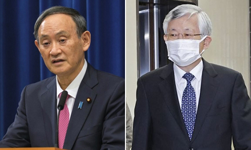 스가 요시히데 일본 총리(왼쪽)와 남관표 전 주일대사. 연합뉴스