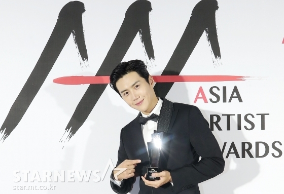 2020 Asia Artist Awards(2020 아시아 아티스트 어워즈, 2020 AAA)에서 배우 부문 이모티브상을 수상한 배우 김선호/사진=김창현 기자 chmt@