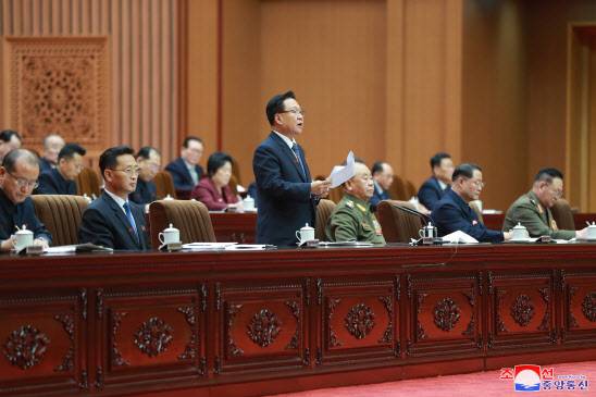 북한 최고인민회의 제14기 제4차 회의가 김정은 국무위원장이 불참한 채 17일 평양 만수대의사당에서 진행됐다고 조선중앙통신이 보도했다(사진=평양 조선중앙통신/연합뉴스).