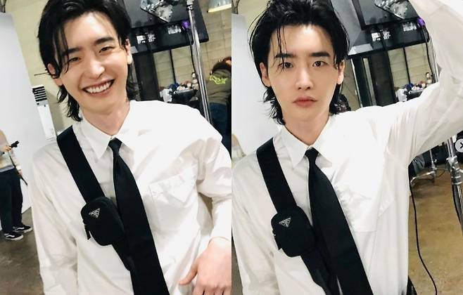 Actor Lee Jong-suk has attracted attention by unveiling the recent situation where the brilliant piece visual stands out.Lee Jong-suk posted two photos on his instagram on the 18th and reported the recent situation.Lee Jong-suk in the photo is posing while looking at the camera at the scene where the picture is being taken.Wearing a white shirt and tie, Lee Jong-suk flaunts her stylish hairstyle with dark eyebrows and perfect piece visual.From the appearance of a beautiful city full of Sic beauty, he catches the eye by revealing the image of singing Simkung with a bright smile.Meanwhile, Lee Jong-suk met with fans in 2019 through the drama Romance is a separate book appendix.