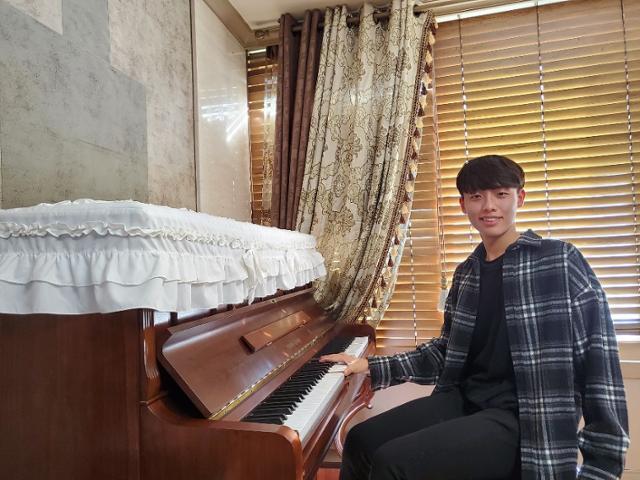 지난해 교육부가 주는 대한민국 인재상을 받은 박종원 군은 "온도를 조절할 수 있는 피아노 건반 특허를 준비 중"이라고 말했다. 본인 제공