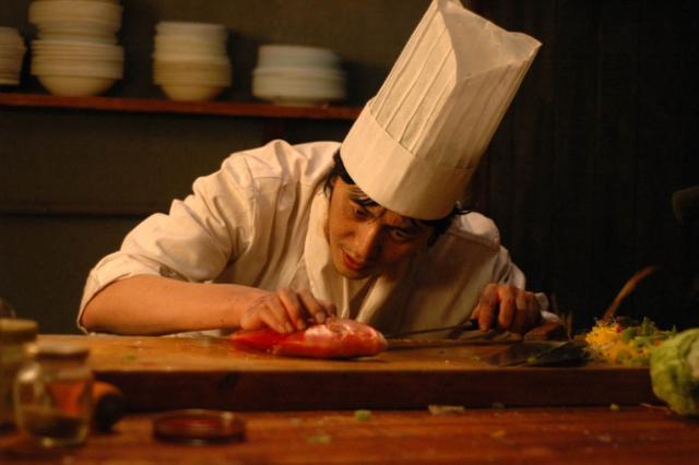 나홍진 감독은 자신의 단편 ''완벽한 도미요리'가 2005년 미쟝센단편영화제 에서 '절대악몽' 부문 최우수작품상을 수상하면서 '추격자'(2008)로 데뷔할 수 있었다.