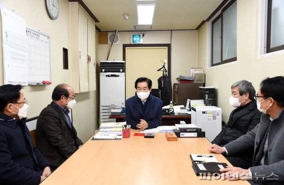 안병용 의정부시장 22일 전통시장 탐방. 사진제공=의정부시