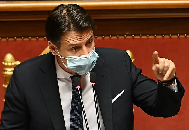 주세페 콘테 이탈리아 총리가 화이자·AZ 측의 백신 공급 차질에 법적 대응을 예고했다(사진=AFP)