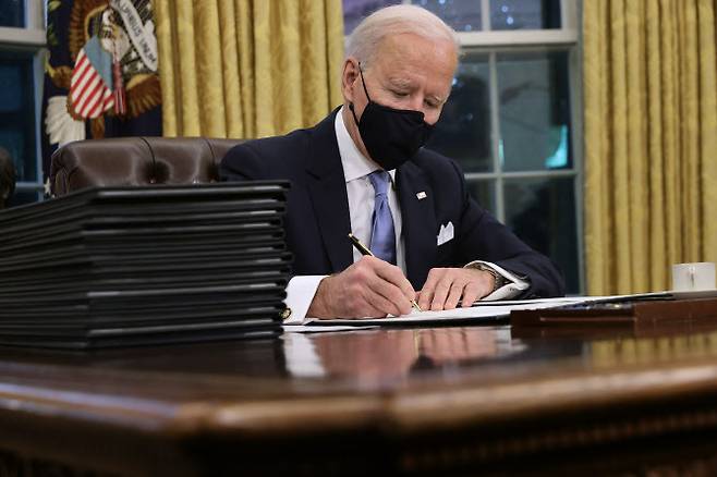 조 바이든 미국 대통령이 이번주 ‘바이 아메리칸’ 행정명령에 서명한다(사진=AFP)