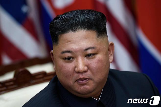 김정은 북한 국무위원장이 백신접종과 고립 가운데 선택해야 하는 딜레마에 빠졌다고 파이낸셜타임스(FT)가 23일(현지시간) 보도했다.  © AFP=뉴스1 자료 사진
