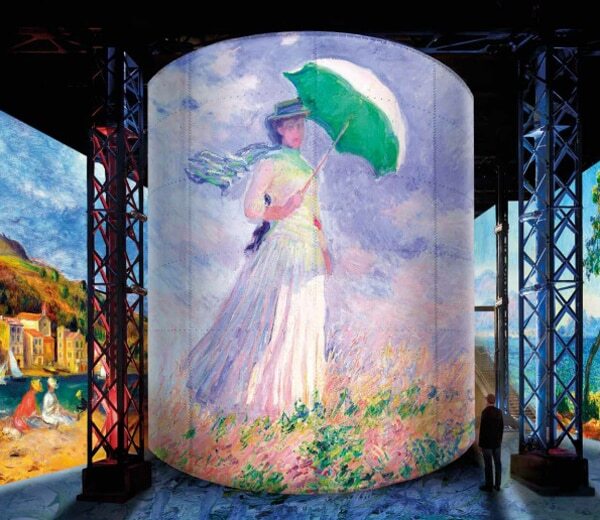 <Culturespaces Digital - Atelier des Lumières – Monet, Renoir, Chagall, 2020 - Directors : G. Iannuzzi - R. Gatto - M. Siccardi - Sound track L. Longobardi - © Gianfranco Iannuzzi>