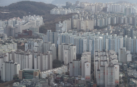2021년 1월 3일 서울 여의도 63빌딩에서 바라본 서울 시내 아파트 모습.[사진=연합뉴스]