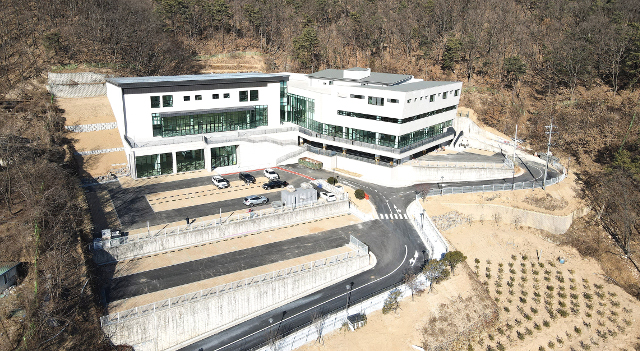 지난 6일 드론으로 촬영한 경기도 이천 오천교회 모습.