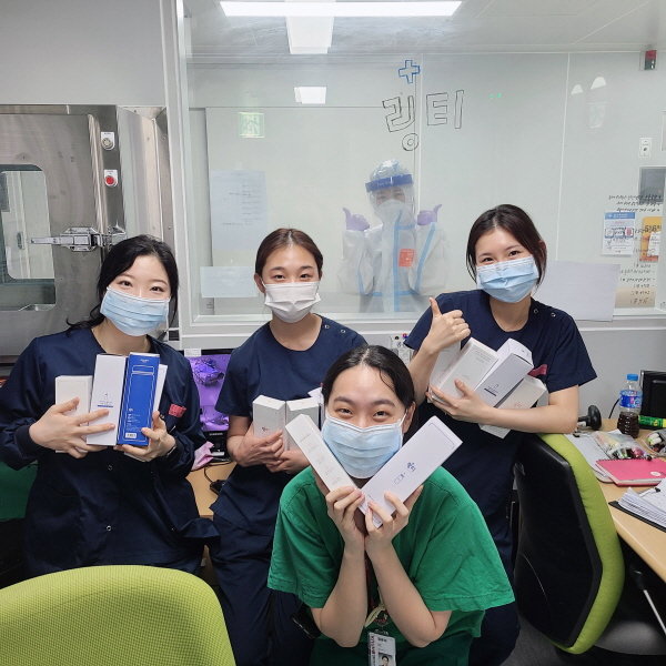 대구 경북대학교 병원 코로나 중증병동 의료진 (사진제공 : (주)링티)
