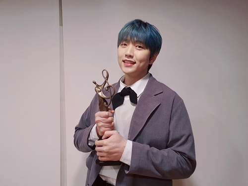 B1A4 (Biwon Ipo) Sandeul has won the ballad award for The 30th High1 Seoul Song Awards.Sandeul won the ballad award at the 30th High1 Seoul Song Awards (hereinafter referred to as the Seoga University) held on the afternoon of the 31st of last month and solidified his position as a solo artist.Sandeul said in the video, Thank you to the WM family that has been able to sing and live as a singer so far; I love the B1A4 members who always support and protect me from the side.Finally, thank you for always keeping our bananas and for your infinite love. I hope that we will continue to have fun and have fun together. Sandeul, the main vocalist of the B1A4, released his first Solo album Lets Be Like That in 2016 and got the modifier No Pollution Ballader.Through the second Solo album Good Day of the Weather, he was attracted attention by showing his outstanding self-titled ability. He became a singer-songwriter with his music that grew up through the digital single Thinking House series released last year.