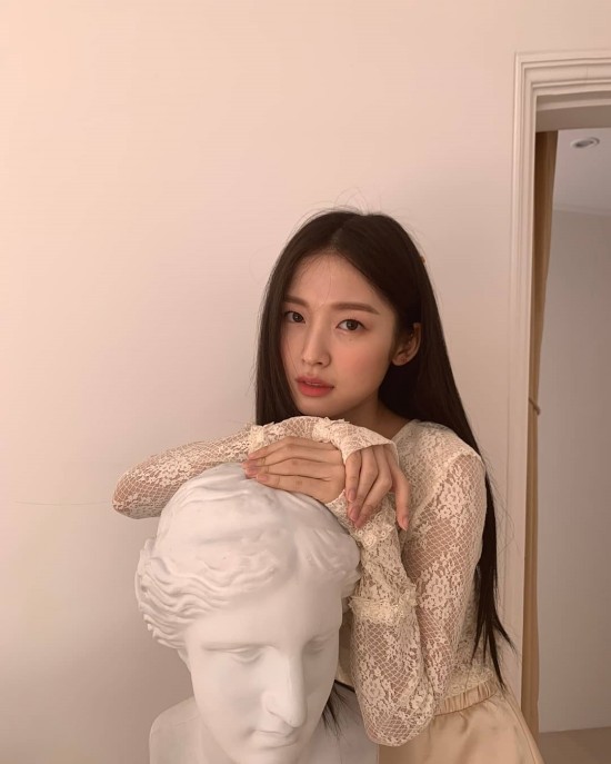 OH MY GIRL Arins beauty draws attentionOn the 2nd, OH MY GIRL Arin posted a picture on his instagram.Arin in the picture is posing against Sculpture.His watery beauty shot the hearts of the official fan club Miracle and netizens.On the other hand, his OH MY GIRL was honored with the Four Dharma Sears 30th High1 Seoul Song Awards.At the 30th High1 Seoul Song Awards (hereinafter referred to as the Shelf Street) held on the afternoon of the 31st of last month, OH MY GIRL won the Four Dharma Seals for the first time since debut and proved the remarkable growth of OH MY GIRL.As a result, OH MY GIRL is the title song NONSTOP for the mini-7th album NONSTOP and is the top 10 award in the 2020 Melon Music Awards (MMA 2020) and the Four Dharma Seals in the 2020 Soribada Best K Music Awards (2020 SORIBADA BEST K-MUSIC AWARDS),  The 35th Golden Disk Awards Digital Sound Source Division Four Dharma Seals won the Four Dharma Seals at the 30th High1 Seoul Song Awards and proved to be the heyday of OH MY GIRL.