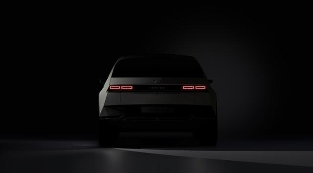현대자동차의 전기차 브랜드 '아이오닉'의 첫 번째 차량 '아이오닉5'의 티저 이미지. 현대자동차 제공