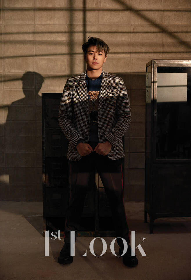 Actor Park Eun-suk is the First ImpressionsIt showed chic charm through magazine pictorial.Park Eun-suk, who produced urban and sophisticated styling in the public pictorial, caught the attention of viewers with chic eyes and a breathtaking expression.Throughout the filming, he is surprised to see those who have completed a high-sensitivity visual by creating a colorful atmosphere, from natural to alluring expressions.In an interview following the photo shoot, Park Eun-suk revealed deep heartfelt and candid aspirations for acting and life.As for the interest that has been poured after the drama Penthouse, he said, Honestly, I am not a perfect and decent person, but I am a little burdened. I am a person who wants to walk steadily without being impatient.I chose the right side rather than easy and efficient. Asked about what he is most enthusiastic about these days, he said, Now I am concentrating on life itself rather than a specific hobby.The life of Park Eun-suk, not the actor Park Eun-suk, always has been, but it seems to be a time to take off the Pig skin and go looking for a new me.I told him about the things I was thinking and feeling recently.Actor Park Eun-suk who says he wished he could enjoy nowHis heartfelt interview and various pictorial cuts were published on February 4, First Impressions.You can check out in issue 212. Digital video interview is February 11th First Impressions.It is released on YouTube.