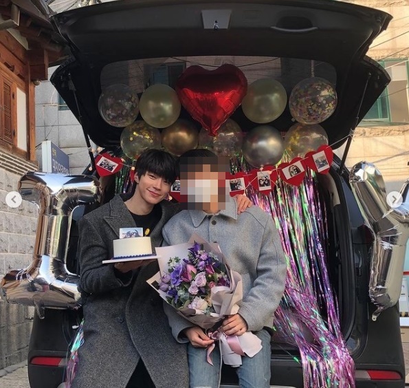 Actor Hwang In-yeop reveals Goddess Gangrim last shot The Last Of Us: Left BehindcutHwang In-yeop posted a certification shot on the personal SNS on February 5th, appearing on TVN drama Goddess Kangrim.In the photo, Hwang In-yeop poses with the staff with a cake and a bouquet of flowers for the last filming of Goddess Gangrim.Hwang In-yeop, along with the photo, said, Ill just remember the beautiful and beautiful things. Thank you for your love. Bye.Goodbye Seojun and expressed his affection for the character in the work.