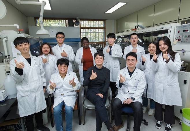 박성흠 부경대 물리학과 교수 연구팀. 남윤중 제공