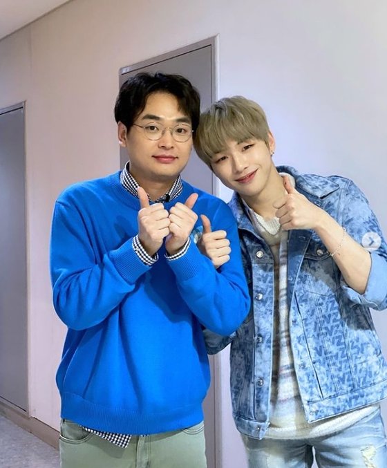 It was fun.Comedian Young Jin Park Radio Star Celebratory photohas released the book.Young Jin Park posted on his SNS on the 17th, I enjoyed my respectable seniors Kang Daniel Sunmi, who is so good, and my wonderful brother, Chi Seung-hyung.Young Jin Park in the public photo leaves Kang Daniel, Sunmi, Kim Beom-Su, a brushing and a warm two-shot meeting in MBC Radio Star waiting room.MBC Radio Star broadcast on the 17th was featured in Wonderful Visit feature, and Kim Beom-Su, Kang Daniel, Yang Chi Seung and Young Jin Park appeared.Sunmi was joined by Special MC.On the other hand, Young Jin Park is meeting with the public on various broadcasts including YouTube channel which is united with Kim Jun Ho, Kim Dae Hee and Kwon Jae Kwan.